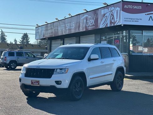 Used 2011 Jeep Grand Cherokee Laredo AWD/4WD image 2