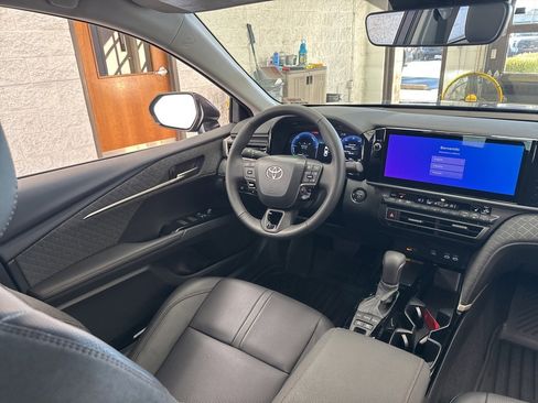 Used 2026 Toyota Camry XLE image 43