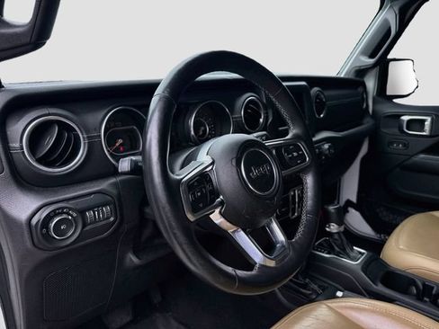Used 2018 Jeep Wrangler Unlimited Sahara w/ Cold Weather Group AWD/4WD image 7