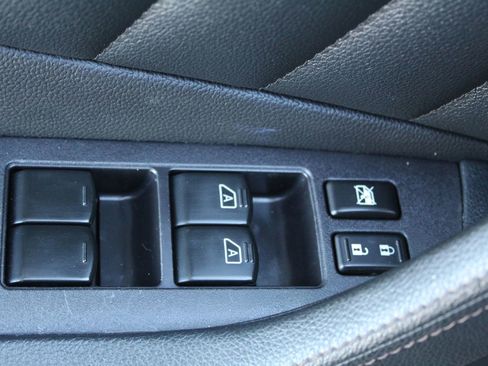 Used 2017 INFINITI QX70 3.7 w/ Premium Package image 29