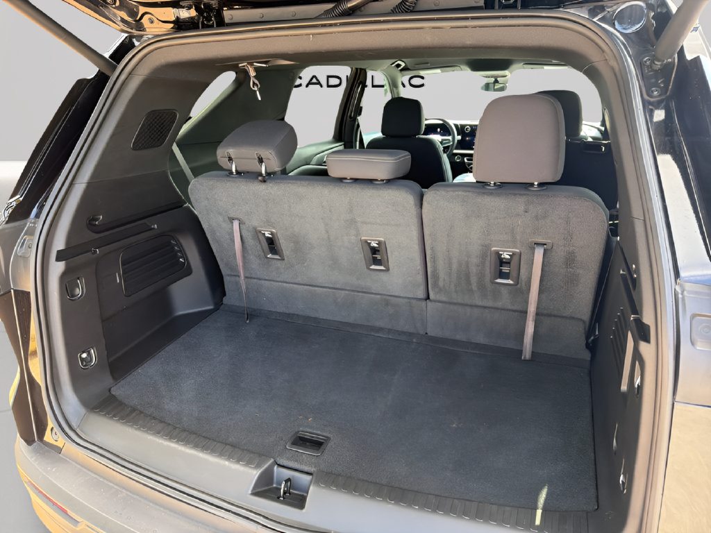 Used 2024 Chevrolet Traverse LS AWD/4WD image 37