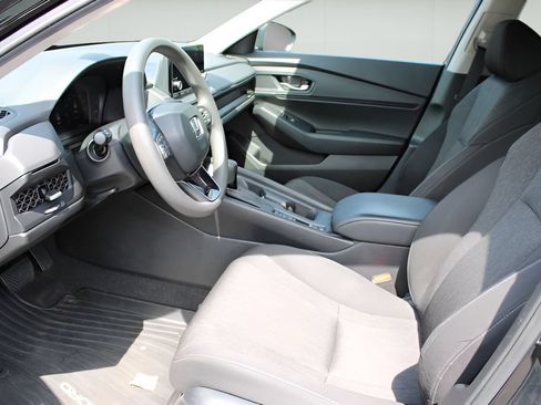 Used 2024 Honda Accord EX image 9
