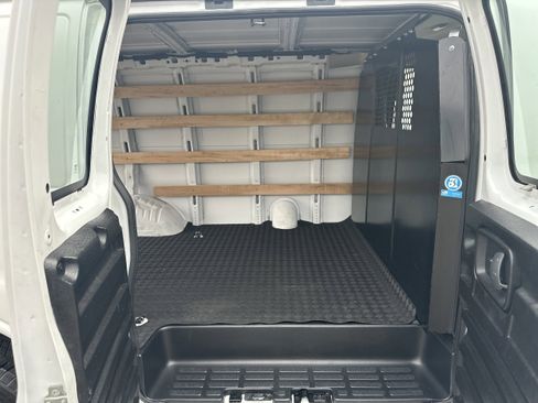 Used 2024 Chevrolet Express 2500 w/ Driver Convenience Package image 15