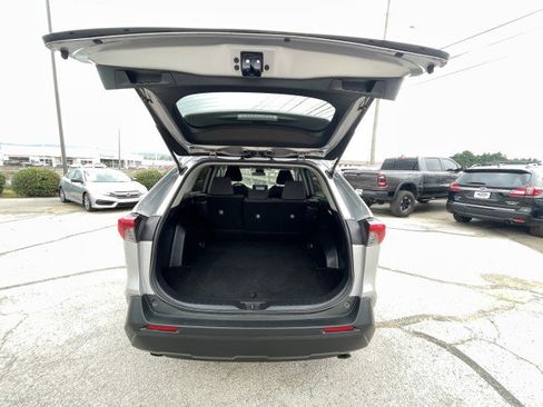 Used 2019 Toyota RAV4 XLE image 13