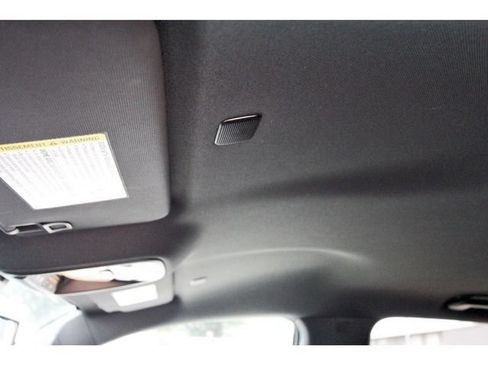 Used 2025 Chevrolet Colorado W/T RWD image 24