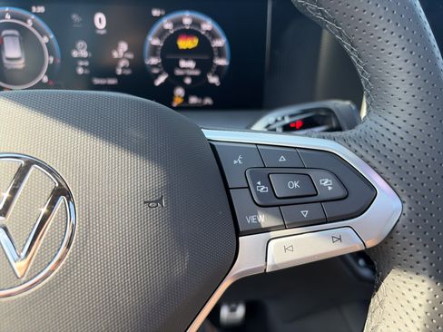 New 2026 Volkswagen Tiguan SE R-Line AWD/4WD image 28