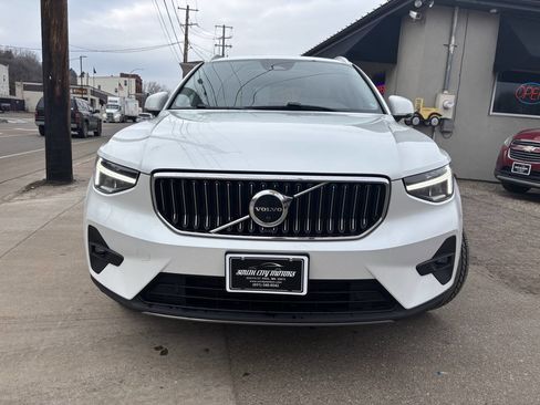 Used 2023 Volvo XC40 B5 Plus w/ Driver Assist Package image 2