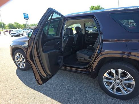 Used 2020 Chevrolet Traverse Premier AWD/4WD image 34