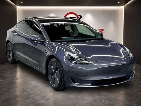 Used 2023 Tesla Model 3 Standard Range RWD image 1