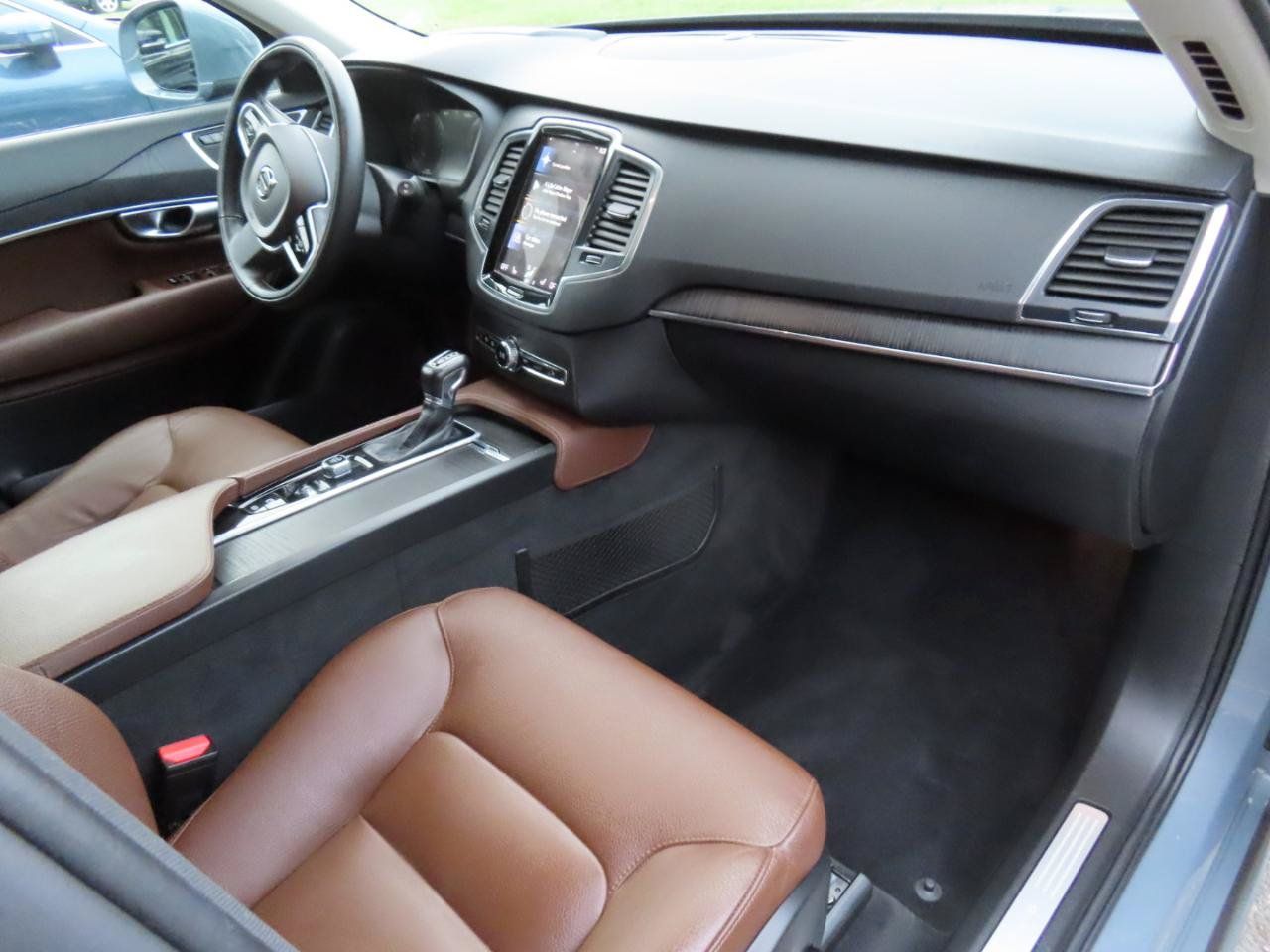 Used 2020 Volvo XC90 T6 Momentum AWD/4WD image 22