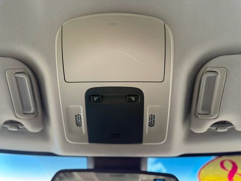 Used 2018 Toyota Camry SE w/ Convenience Package image 29