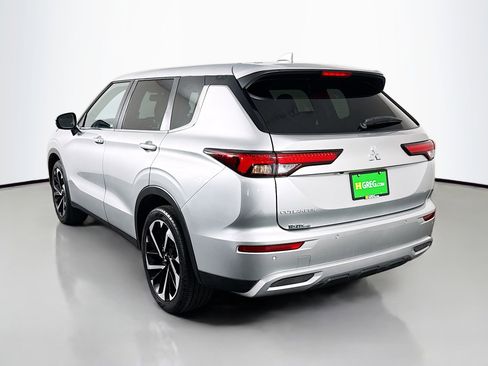 Used 2023 Mitsubishi Outlander SE Black Edition FWD image 7