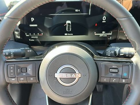 Used 2025 Nissan Kicks SR w/ SR Premium Package AWD/4WD image 12