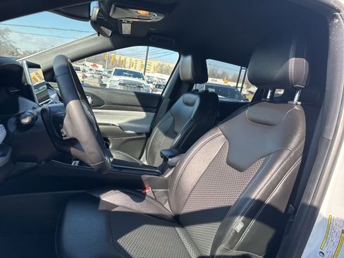 Used 2024 Jeep Compass Latitude image 19