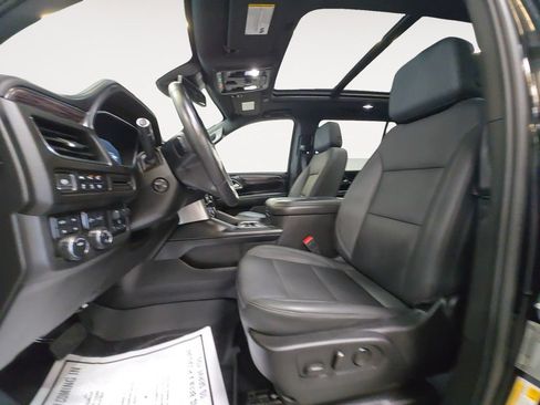 Certified 2023 Chevrolet Suburban Z71 w/ Luxury Package AWD/4WD image 10