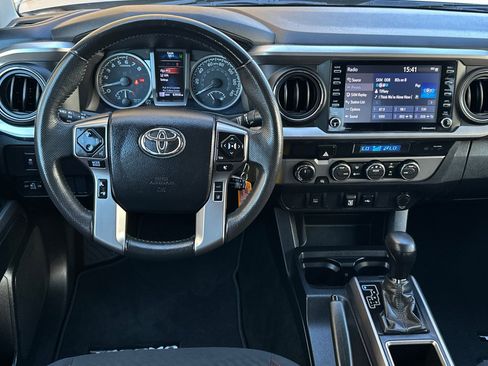 Used 2022 Toyota Tacoma TRD Off-Road image 13