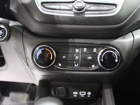 Used 2022 Chevrolet TrailBlazer LT AWD/4WD image 33