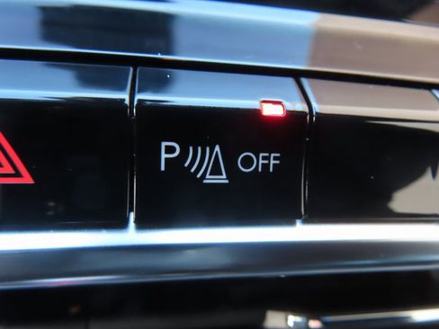 Used 2024 Jeep Compass Limited image 10