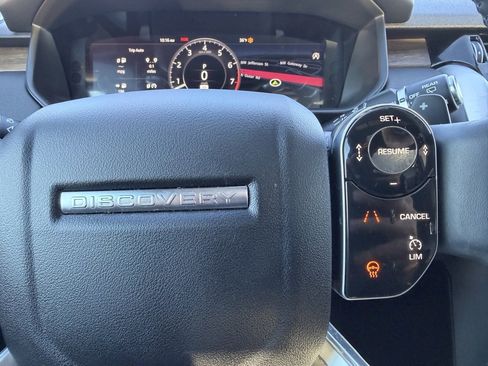 Used 2020 Land Rover Discovery HSE image 14