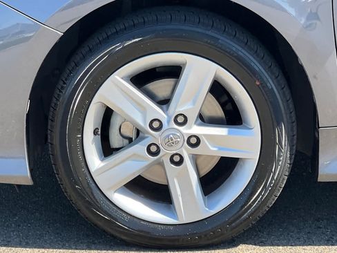 Used 2014 Toyota Camry SE FWD image 28