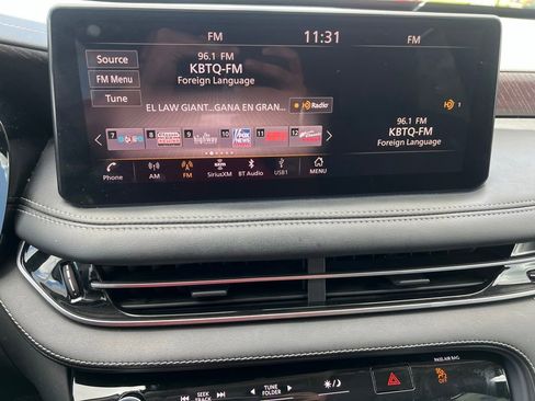 Used 2023 INFINITI QX60 Sensory w/ Vision Package AWD/4WD image 16