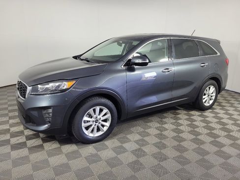 Used 2020 Kia Sorento FWD V6 image 2