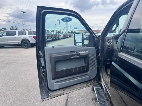 Used 2016 Ford F350 XLT AWD/4WD image 11