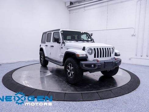 Used 2020 Jeep Wrangler Unlimited Sahara image 3