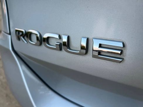 Used 2020 Nissan Rogue S image 25