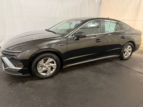 Used 2025 Hyundai Sonata SE image 2