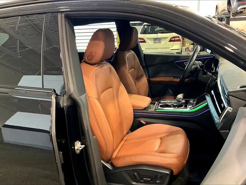 Used 2021 Audi Q8 Premium Plus w/ Premium Plus Package AWD/4WD image 9