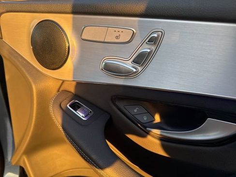 Used 2021 Mercedes-Benz GLC 300 4MATIC image 12