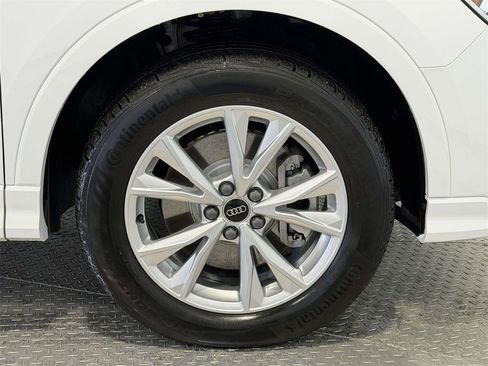 Used 2025 Audi Q3 2.0T Premium image 8