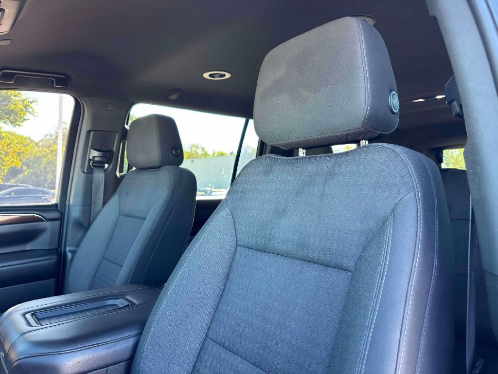 Used 2022 GMC Yukon XL SLE w/ Gmc Pro Safety Plus Package AWD/4WD image 5