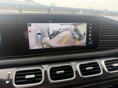 Used 2020 Mercedes-Benz GLS 450 4MATIC image 13