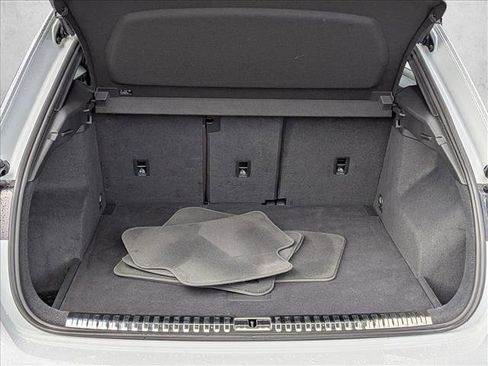 Used 2021 Audi Q3 2.0T Premium w/ 19" Wheel Package image 6