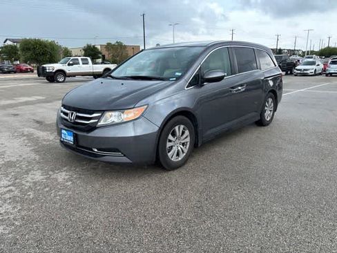 Used 2016 Honda Odyssey SE image 1