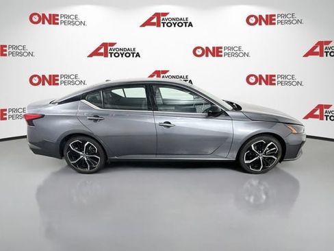 Used 2024 Nissan Altima 2.5 SR FWD image 8
