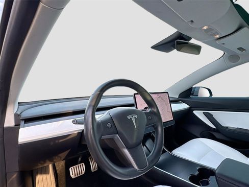 Used 2019 Tesla Model 3 Performance image 5