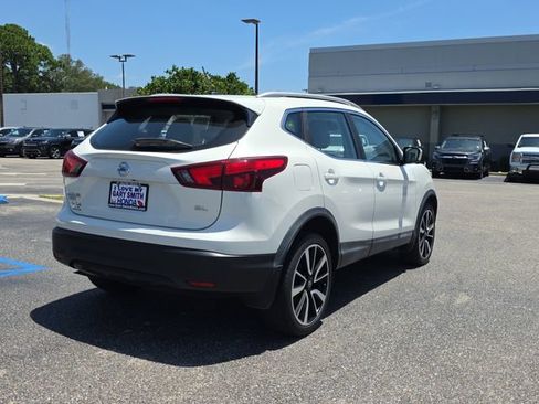 Used 2017 Nissan Rogue Sport SL w/ SL Premium Package FWD image 4
