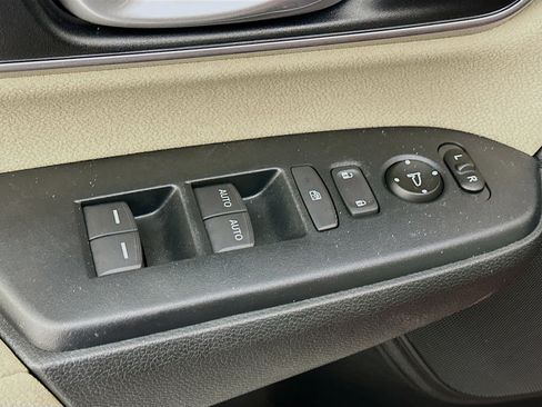 Used 2018 Honda CR-V EX image 15