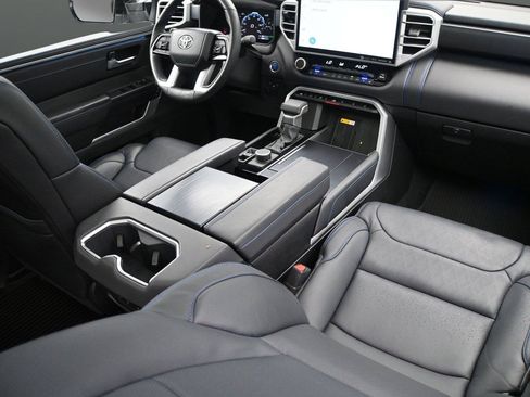 Used 2024 Toyota Tundra Platinum AWD/4WD image 24