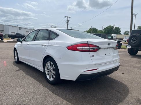 Used 2020 Ford Fusion SE FWD image 5
