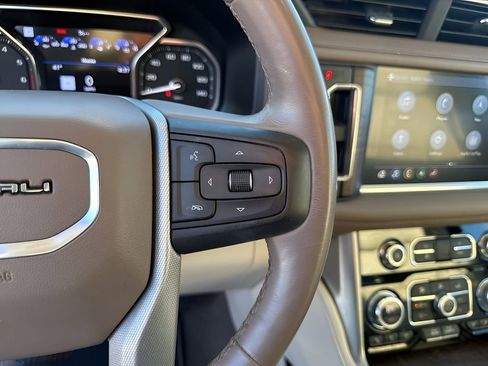 Used 2021 GMC Yukon XL Denali image 32