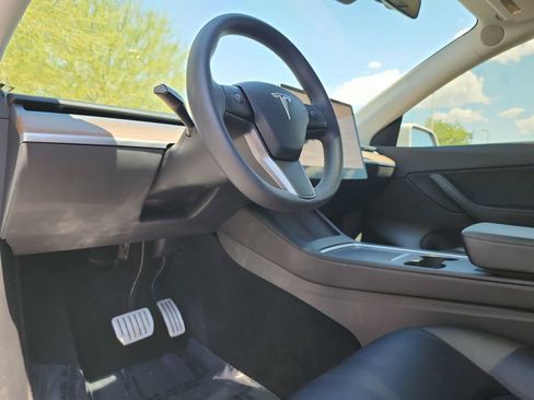 Used 2022 Tesla Model Y Performance AWD/4WD image 10