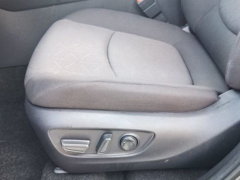 Used 2025 Toyota RAV4 XLE AWD/4WD image 24