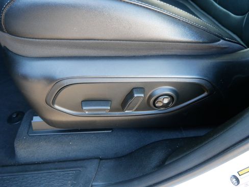 Used 2023 Jeep Grand Cherokee Limited w/ Black Appearance Package image 24