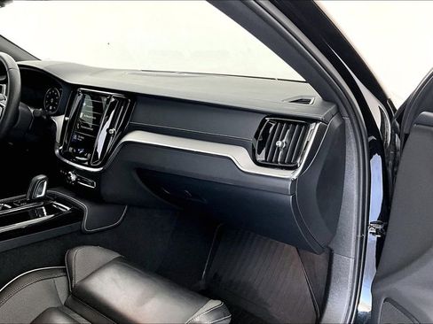 Used 2022 Volvo S60 T8 R-Design w/ Advanced Package image 21