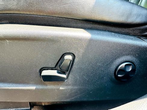 Used 2019 Chrysler 300 S image 26