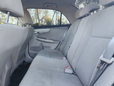 Used 2013 Toyota Corolla image 20